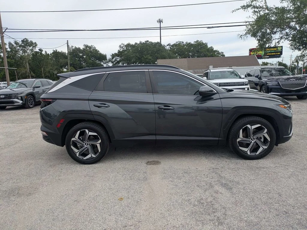 Used 2022 Gray Hyundai SEL image 2