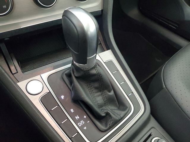 Used 2017 Gray Volkswagen Wolfsburg image 29