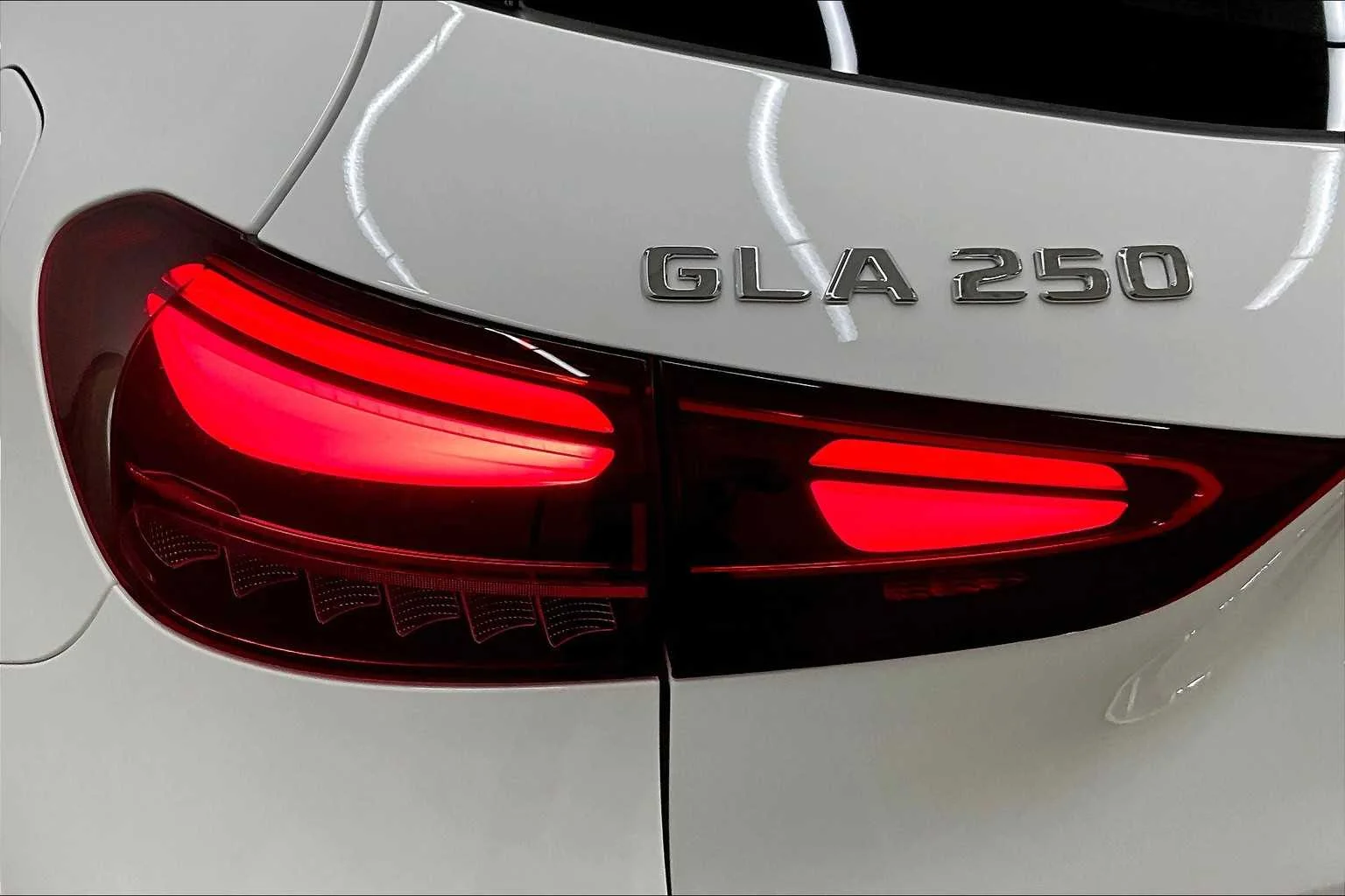New 2026 Polar White Mercedes-Benz GLA 250 image 14