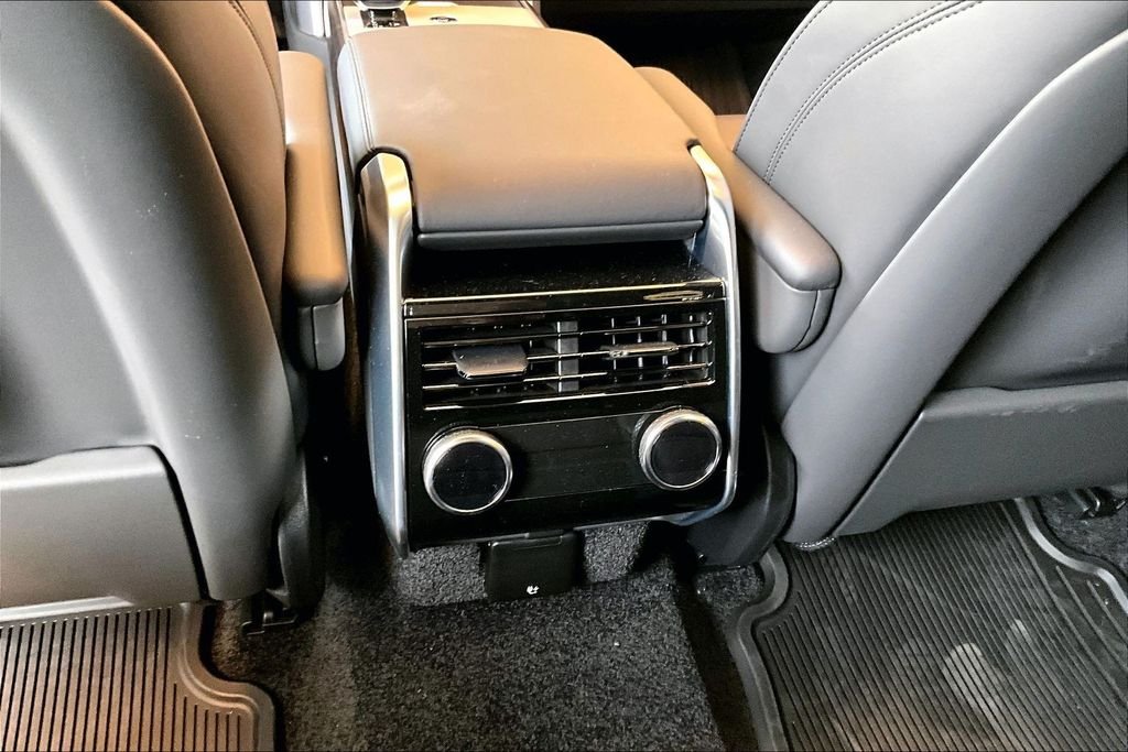 2026 Land Rover Range Rover SE - Photo 8