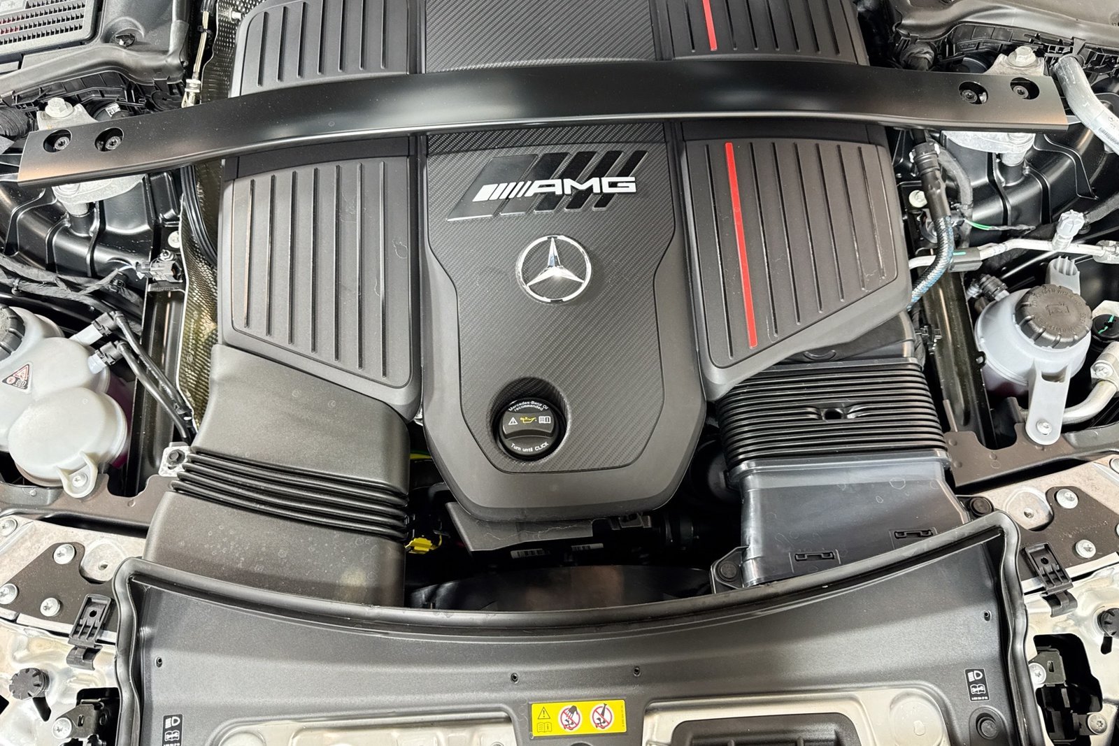 New 2026 Manufaktur Graphite Grey Magno Mercedes-Benz AMG® CLE 53 image 28