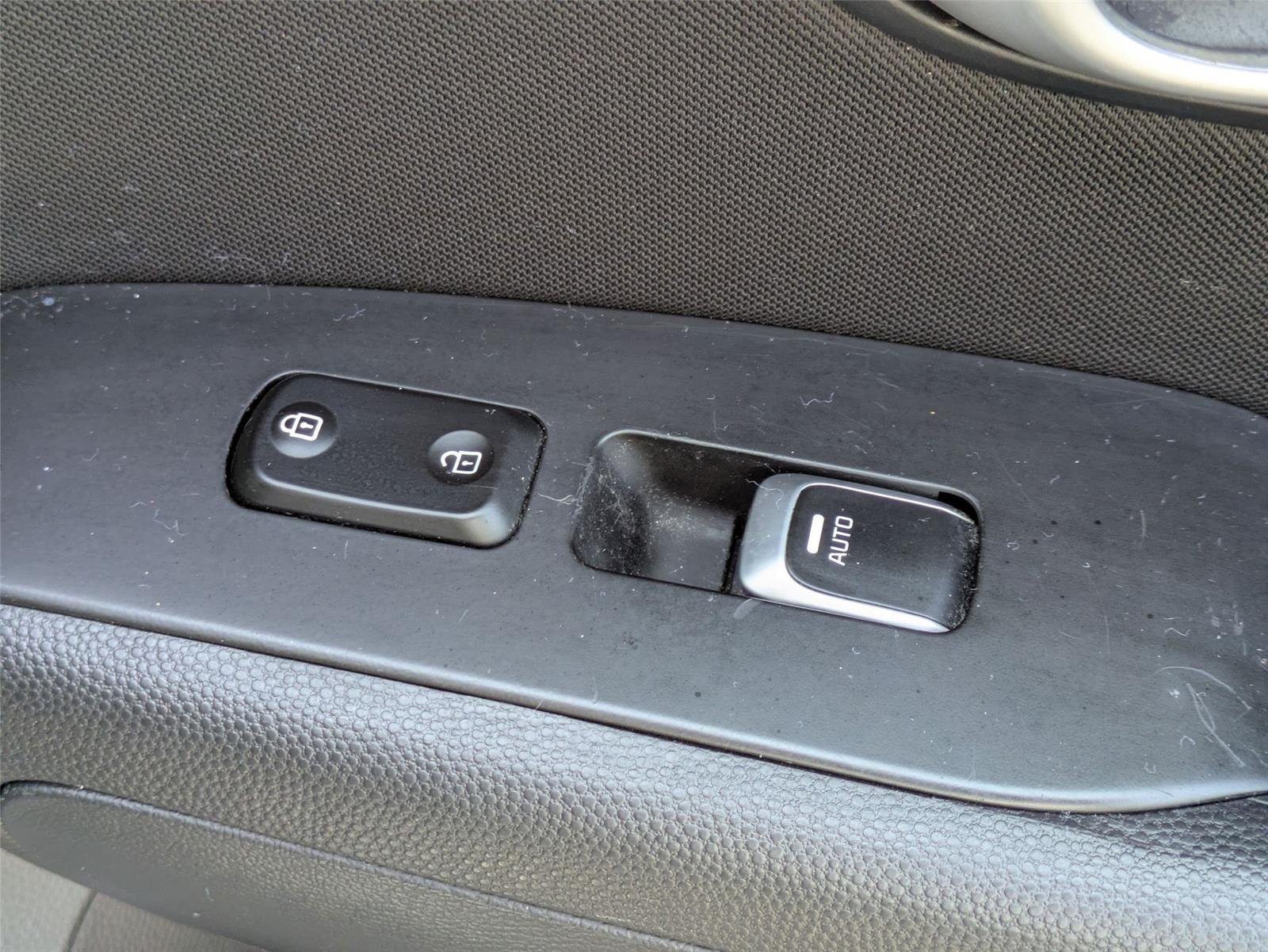 Used 2018 Titanium Gray Kia + image 36