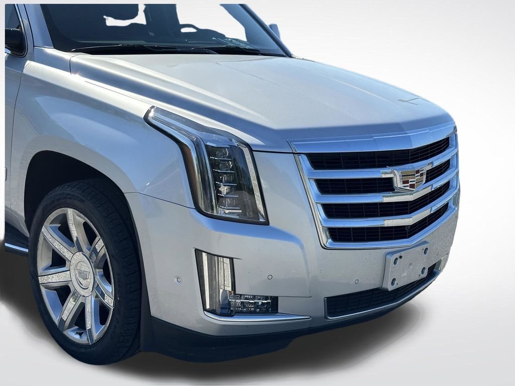 Used 2020 Silver Cadillac Luxury image 11