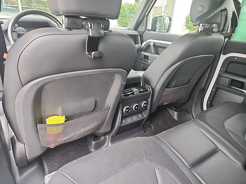 Certified Used 2023 White Land Rover X-Dynamic SE image 5