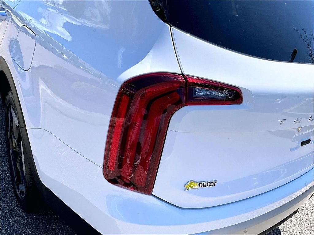 Used 2024 White Kia S image 34