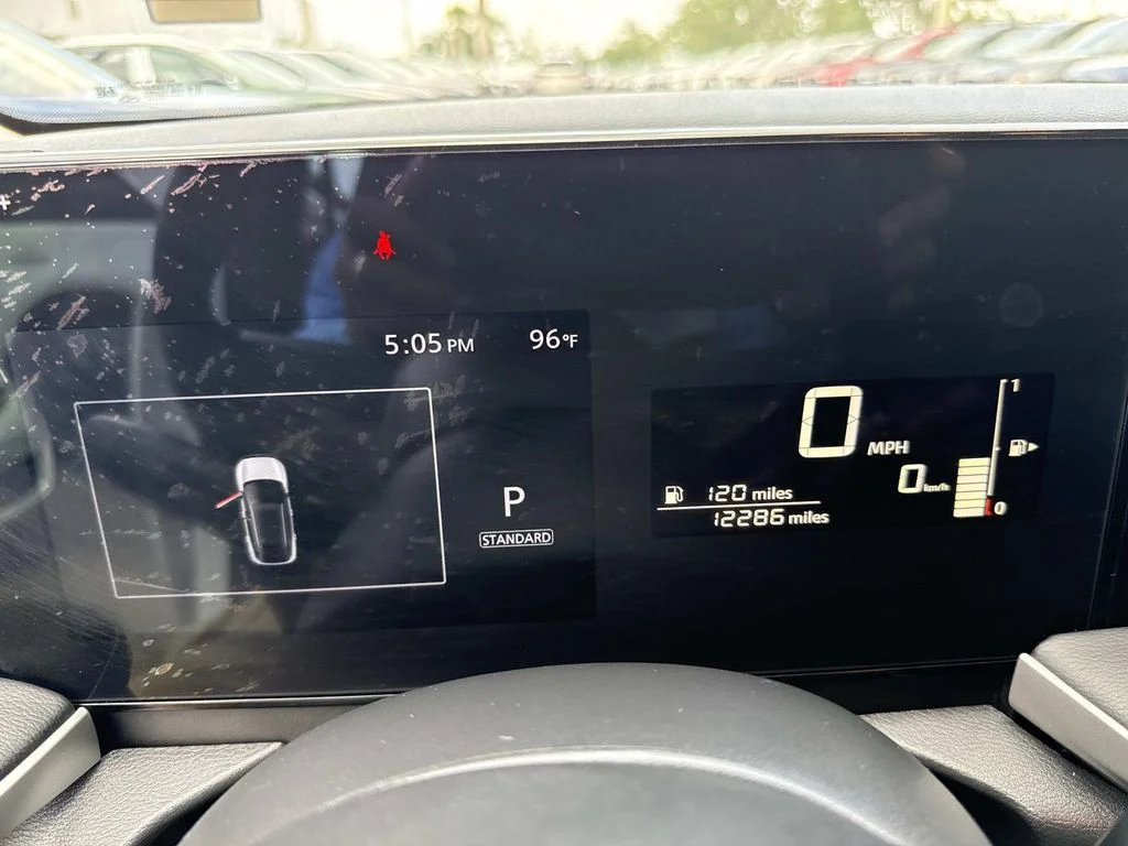 Used 2025 White Nissan S image 35