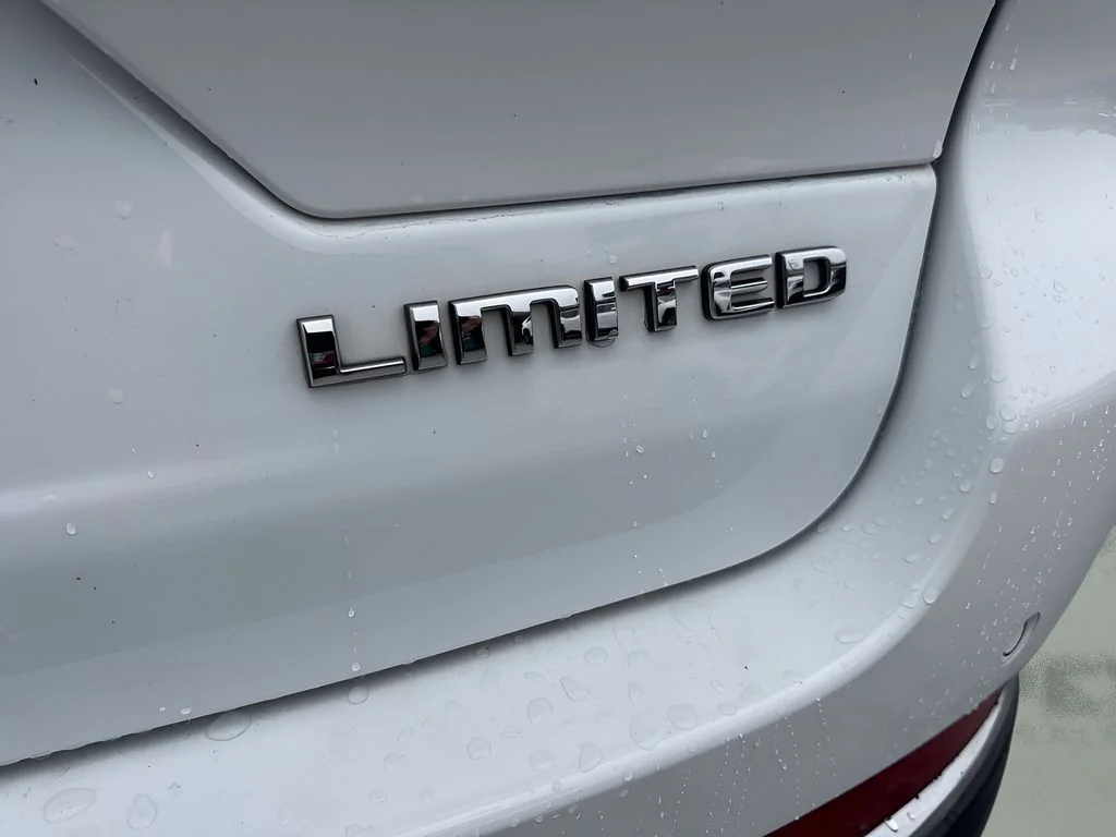 Used 2022 White Jeep Limited image 34