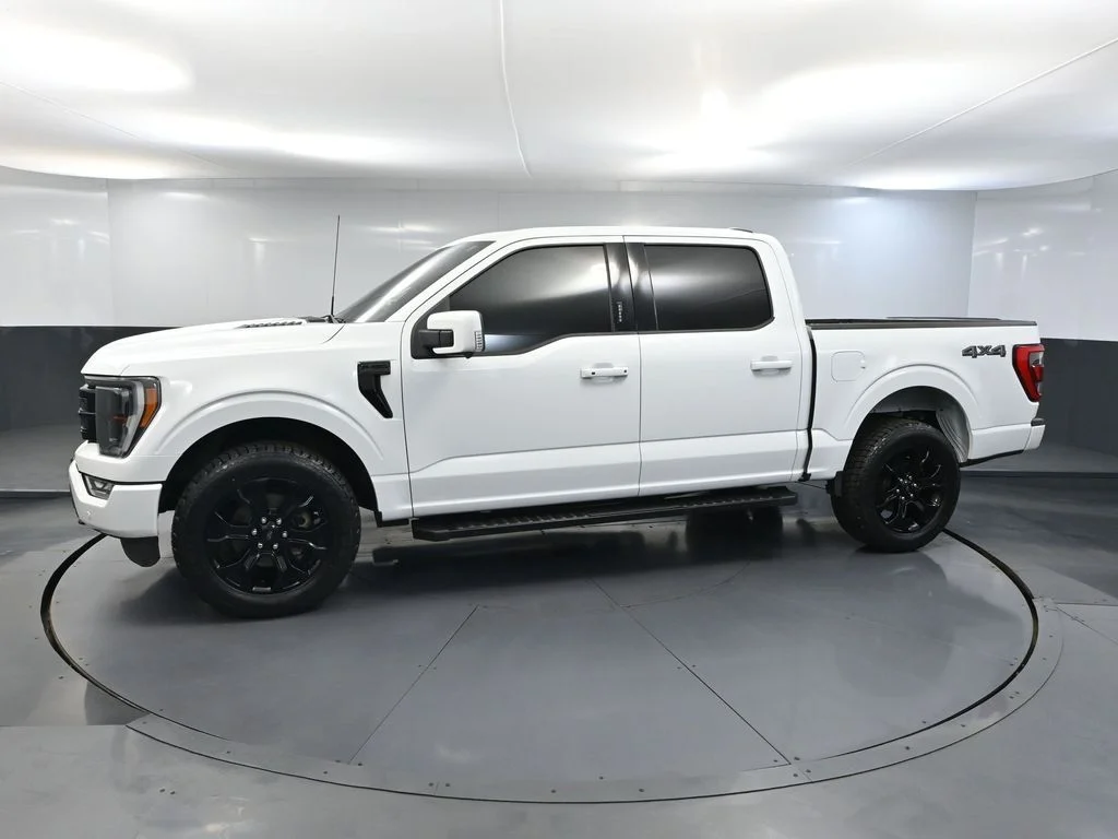 Used 2022 White Ford Lariat image 12