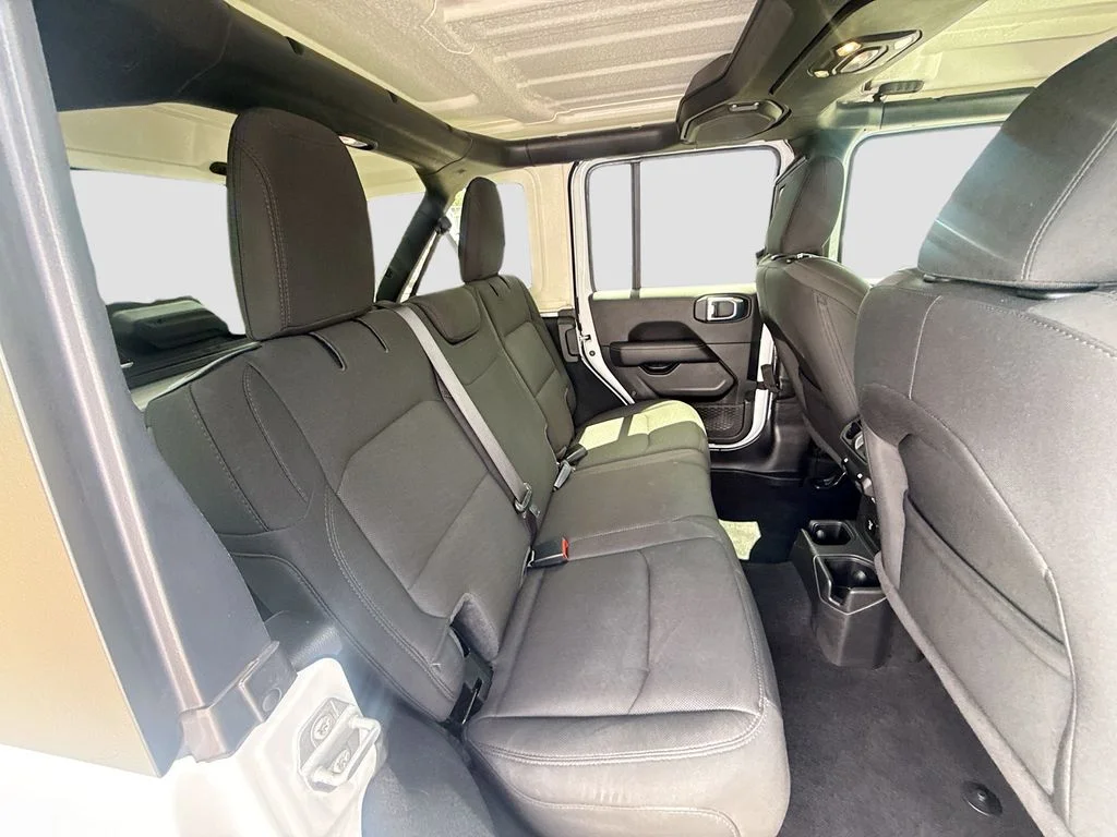 Used 2022 White Jeep Unlimited Sahara image 32