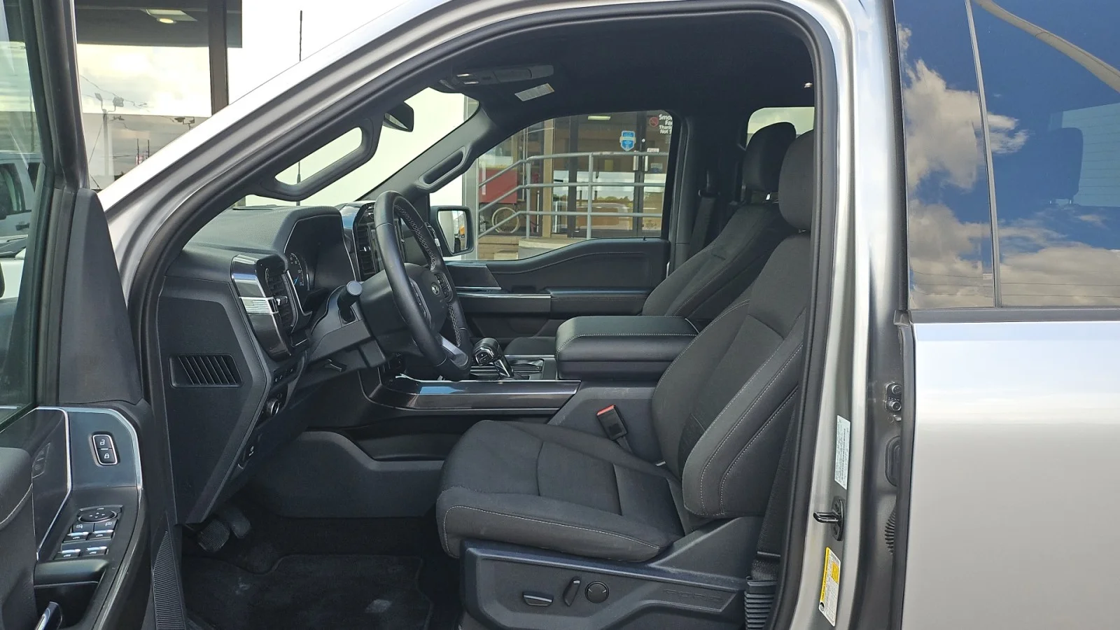 Used 2023 Silver Ford XLT image 13
