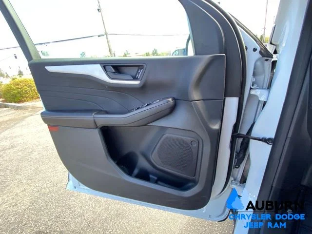 Used 2022 White Ford SE image 28