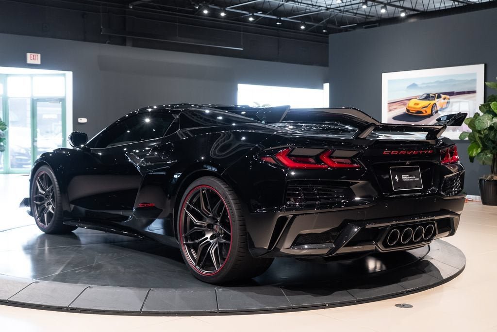 Used 2025 Black Chevrolet Z06 image 42