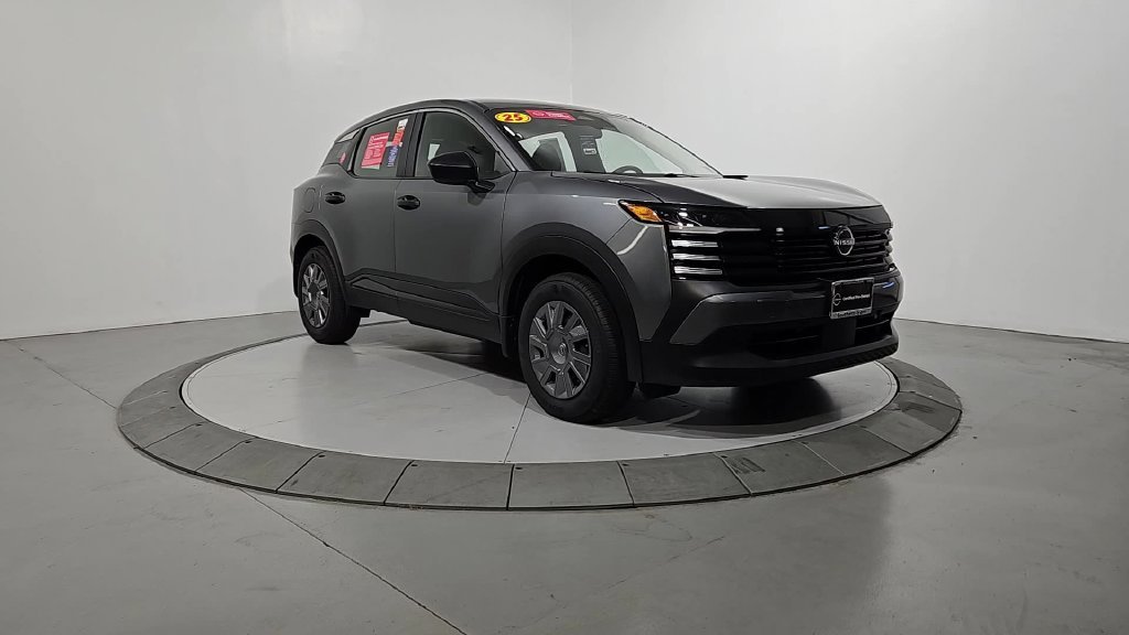 Used 2025 Gray Nissan S image 9