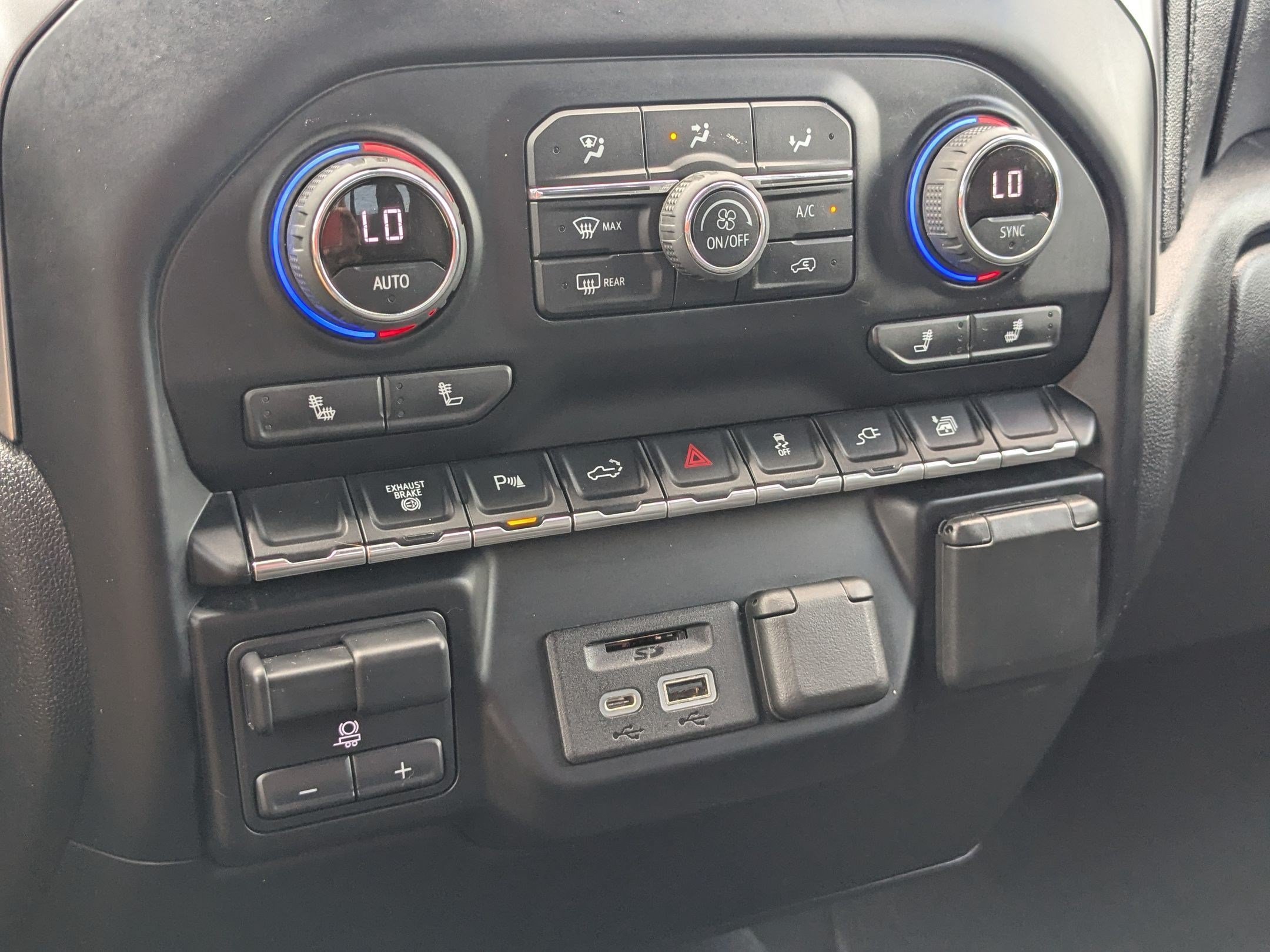 2022 Chevrolet Silverado 3500HD LT - Photo 25