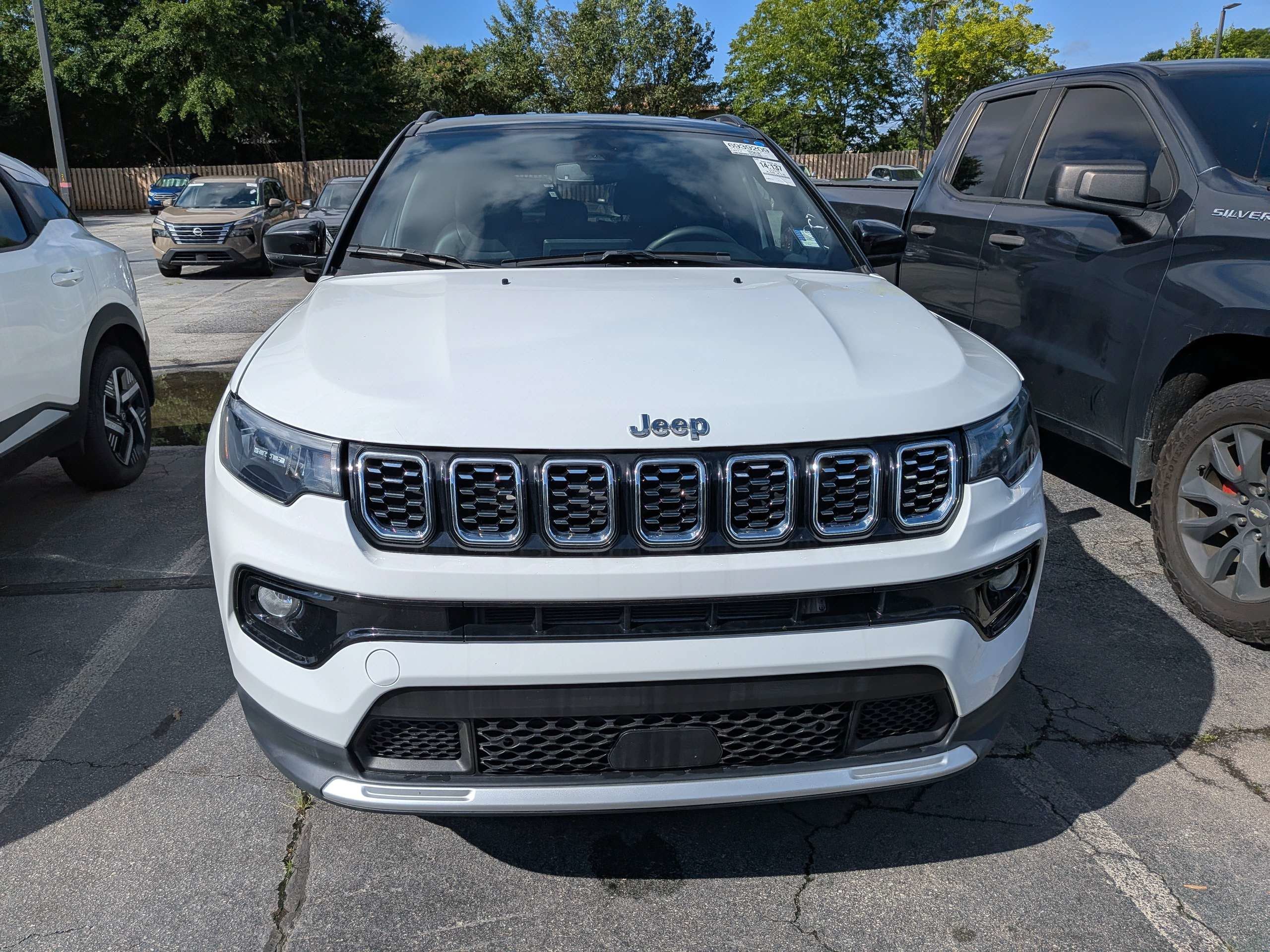 Used 2025 White Jeep Limited image 1