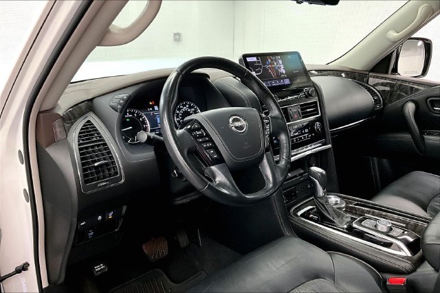 Used 2021 Aspen White Tricoat Nissan Platinum image 17