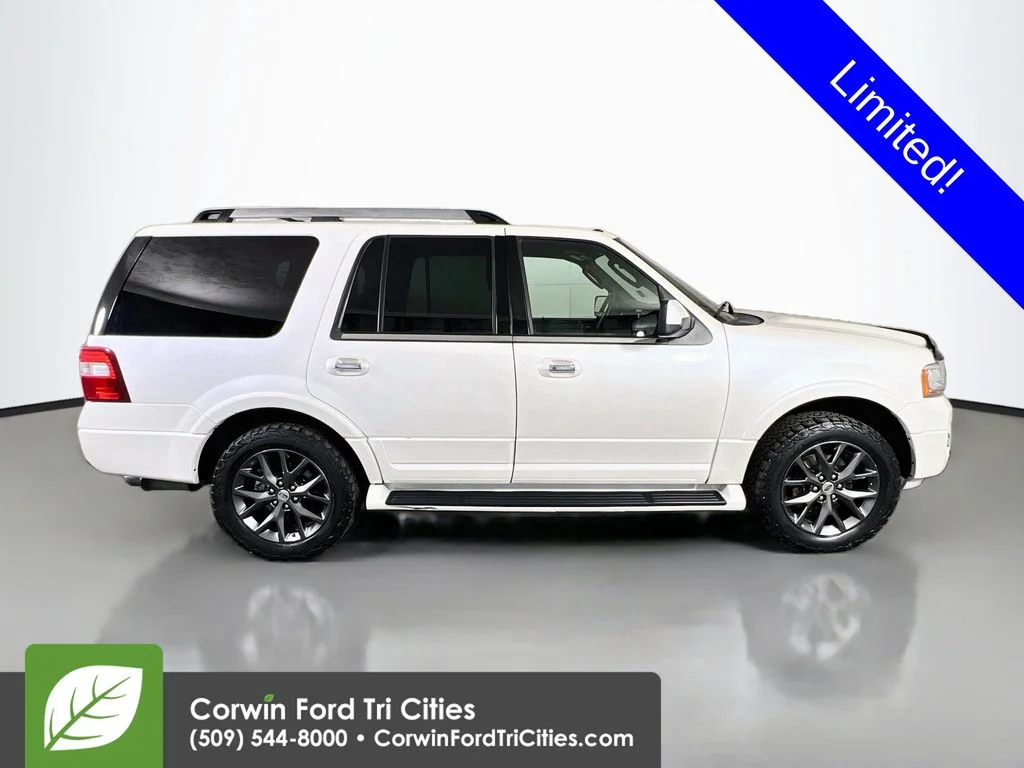 Used 2017 White Platinum Clearcoat Metallic Ford Limited image 19
