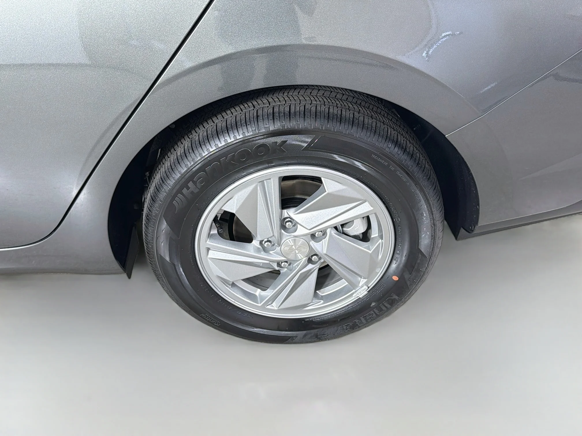 New 2026 Amazon Gray Hyundai SE image 28