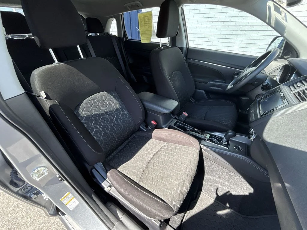 Used 2024 Silver Mitsubishi 2.0 ES image 26