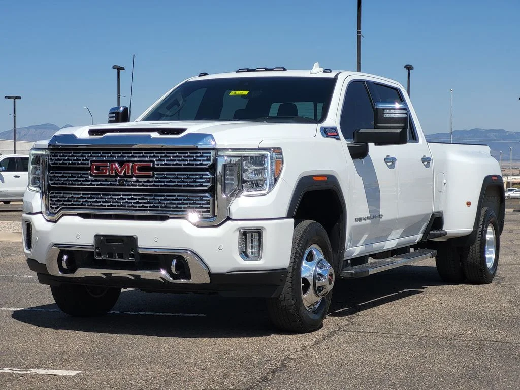 Used 2022 Summit White GMC Denali DRW image 4