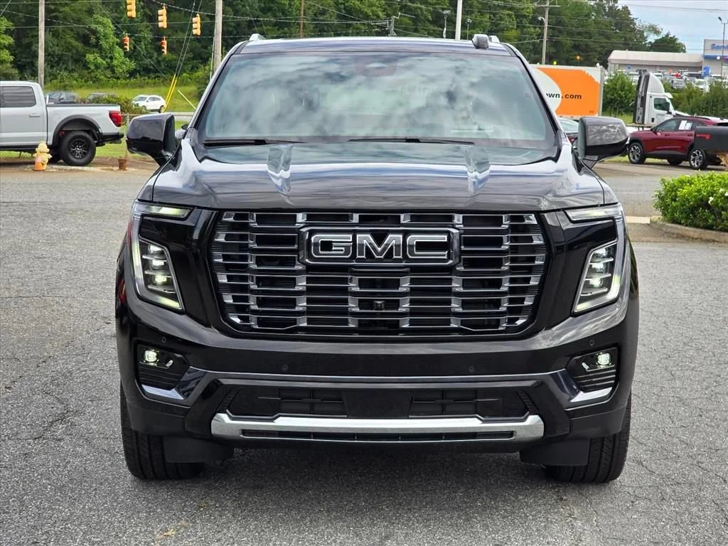 2026 GMC Yukon Denali Ultimate - Photo 17