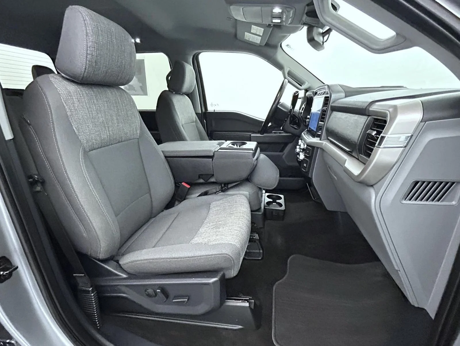 Used 2022 Silver Ford XLT image 15