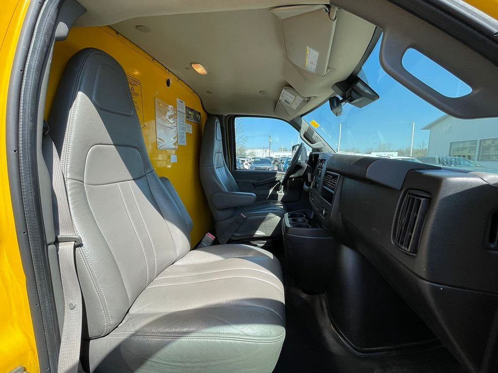 Used 2021  GMC Work Van image 22