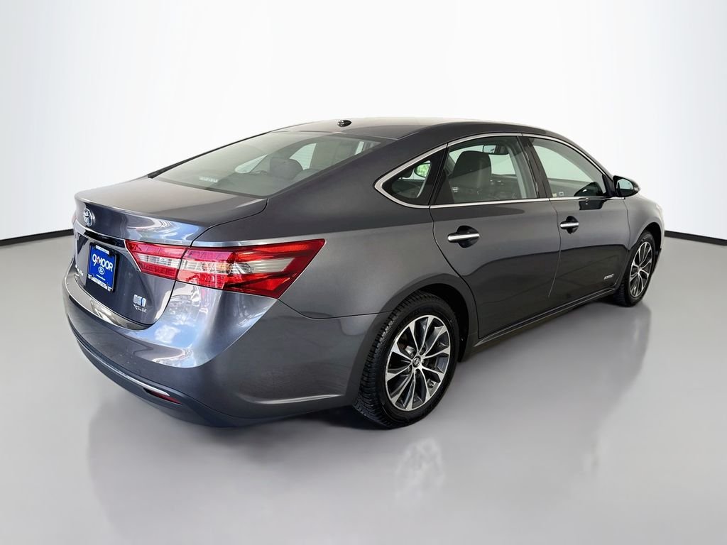 Used 2018 Magnetic Gray Metallic Toyota Hybrid XLE Premium image 7