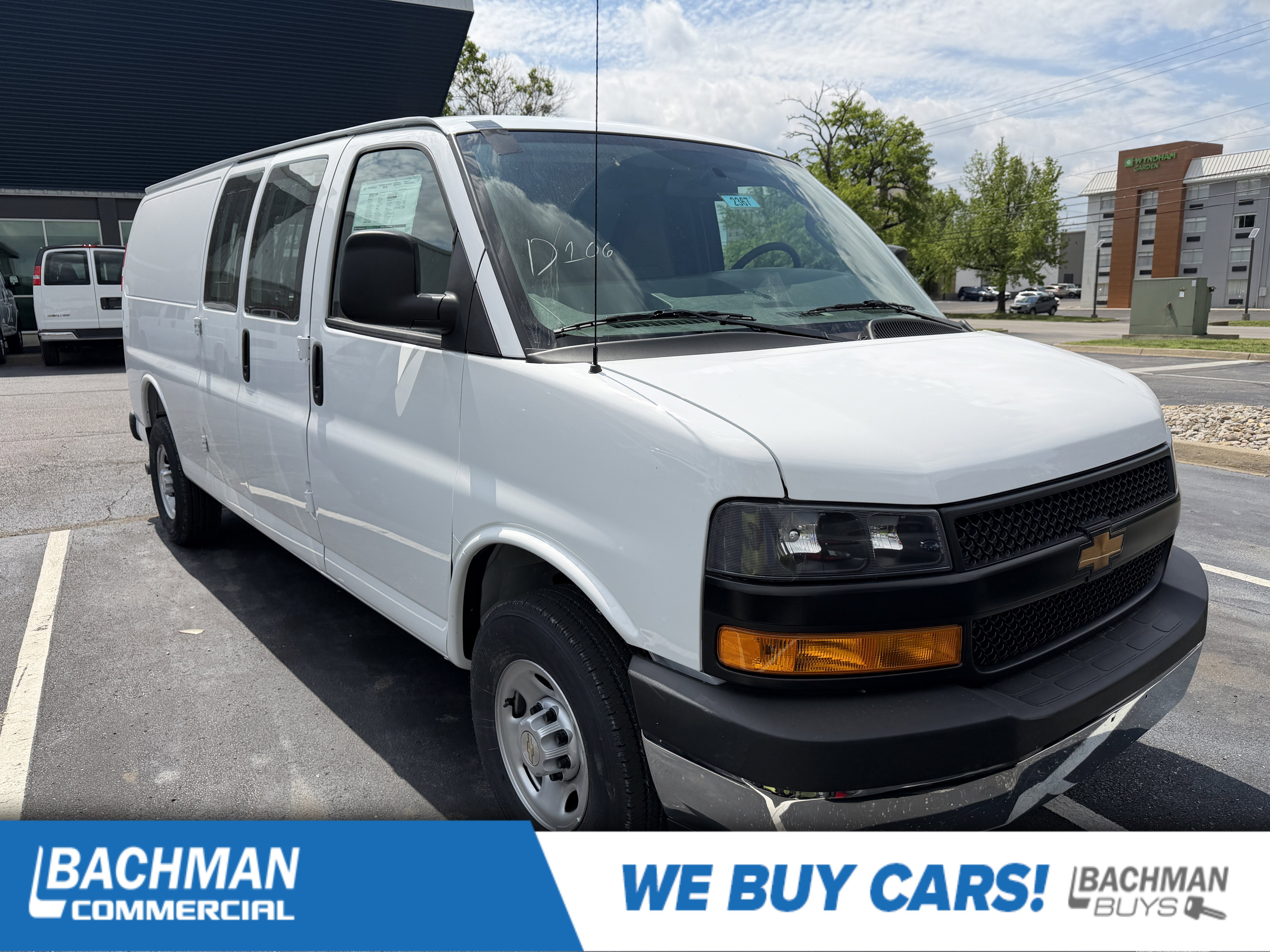 2026 Chevrolet Express 3500 Extended Work Van's photo