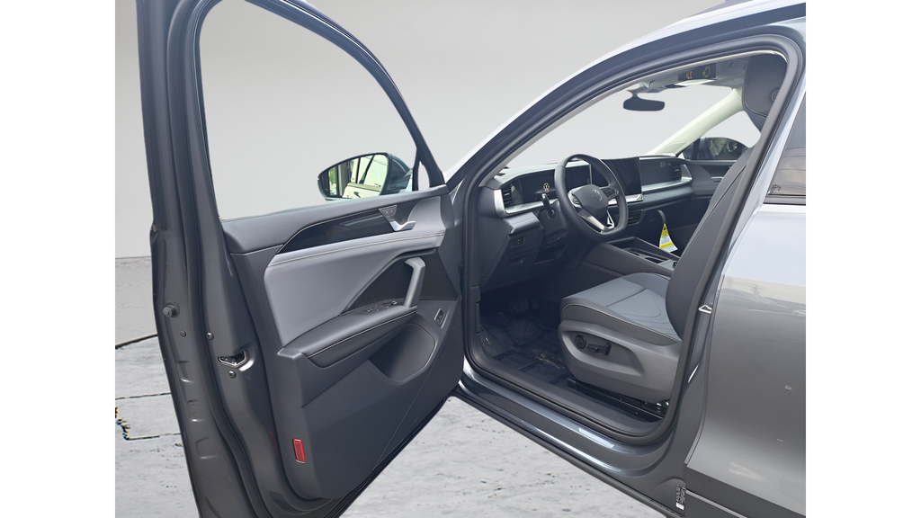 2025 Volkswagen Tiguan SE - Photo 10