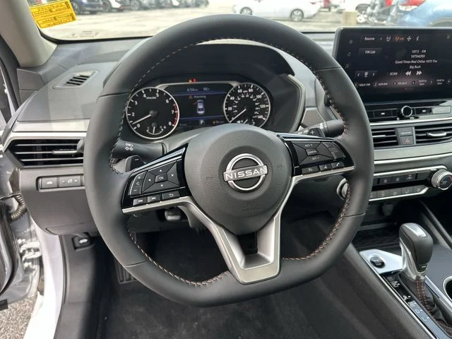 New 2026 Gray Sky Pearl / Super Black Two-tone Nissan SR image 13