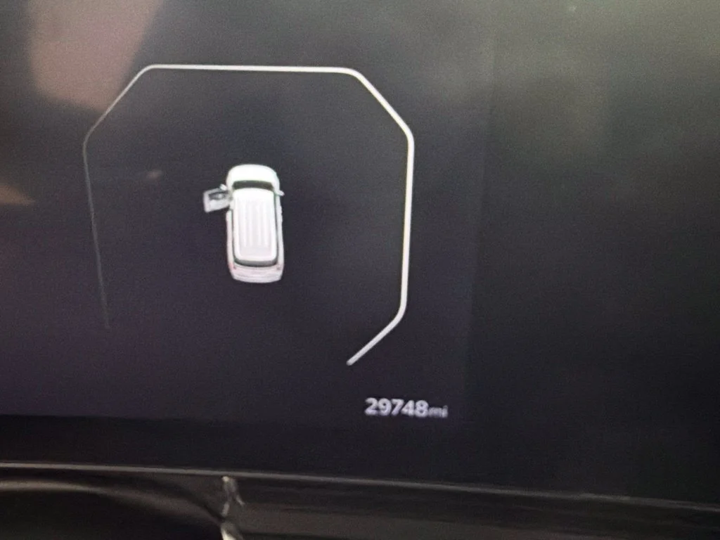 Used 2025 White Kia SX Prestige image 15