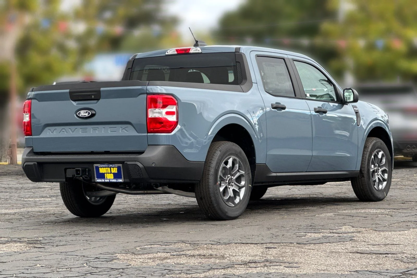 New 2026 Azure Gray Metallic Tri-Coat Ford XLT image 3