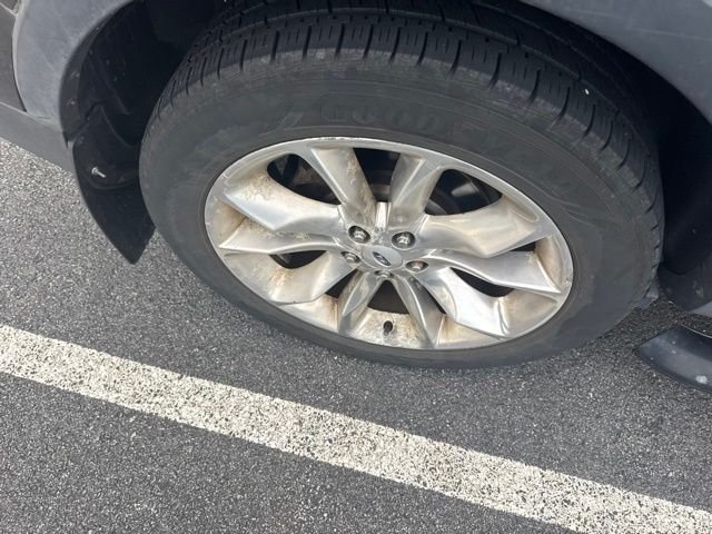 Used 2013 Black Ford Limited image 5