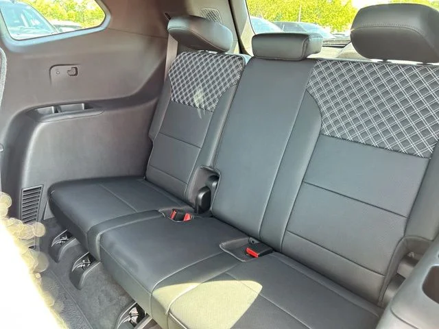 Used 2024 White GMC Denali image 22