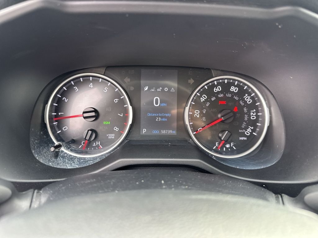 Used 2022 White Toyota XLE image 15