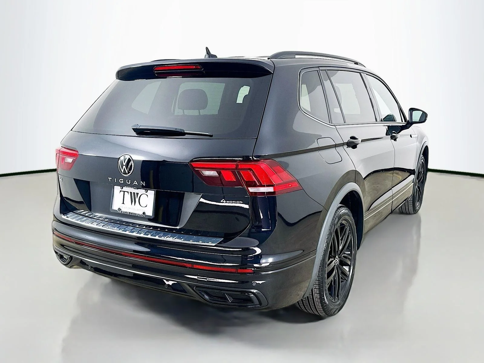 Used 2022 Black Volkswagen  image 5