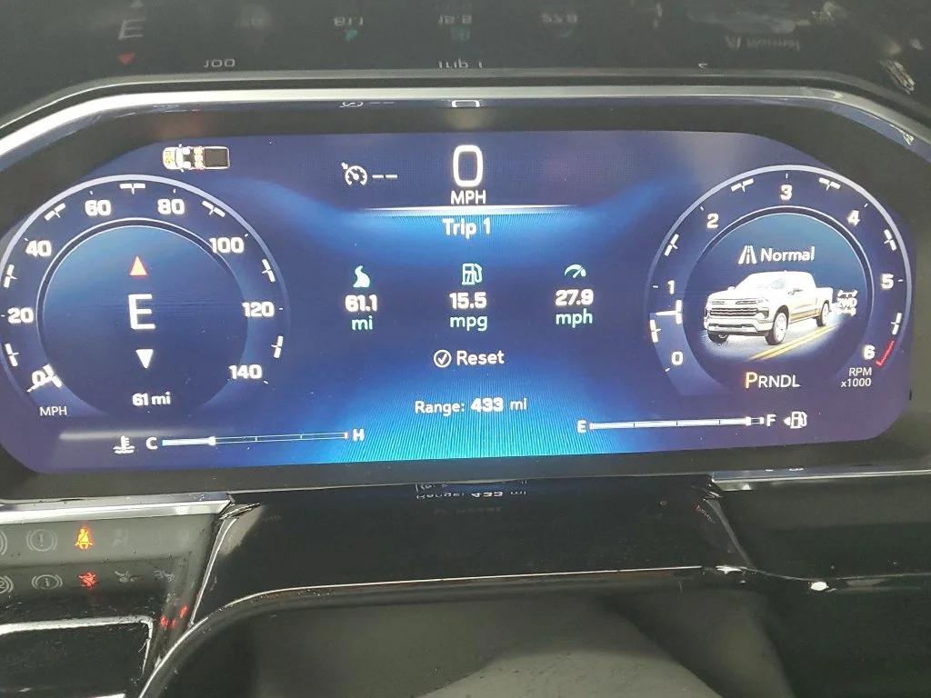 New 2026 Summit White Chevrolet LT (2FL) image 8