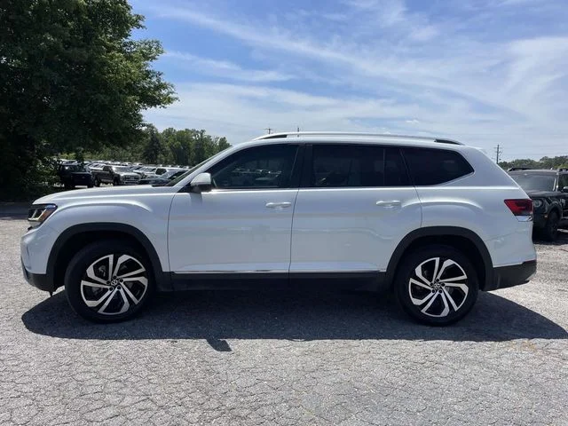 Used 2023  Volkswagen SEL image 5