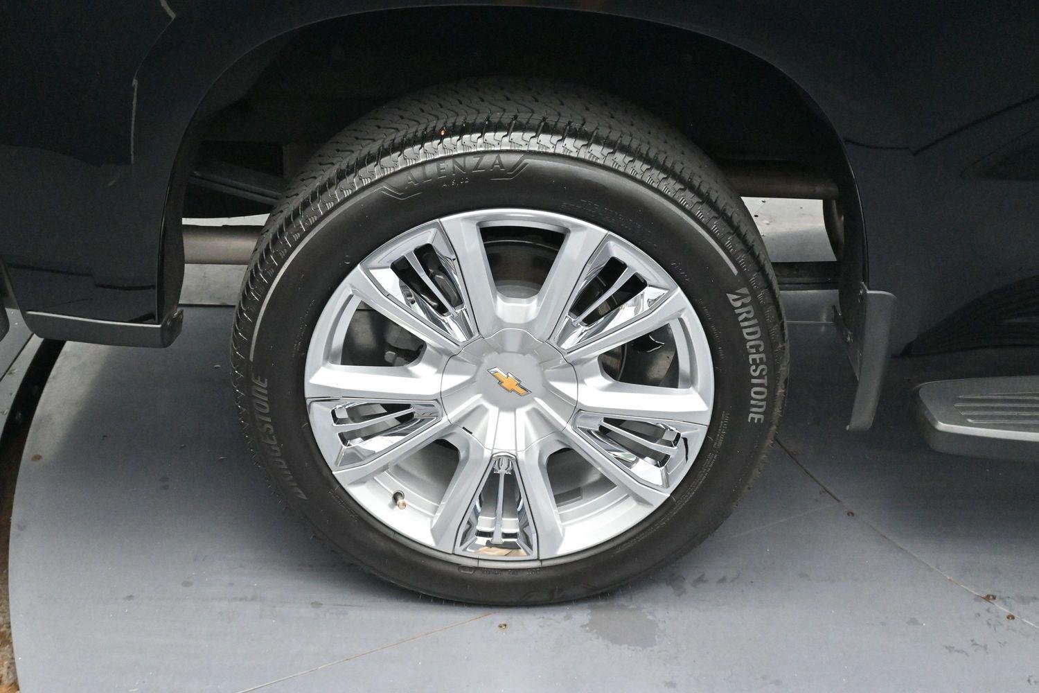 Used 2025 Black Chevrolet High Country image 35