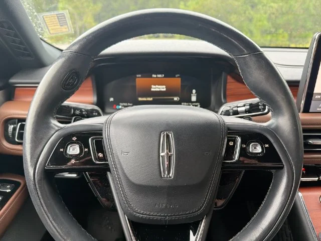 Used 2020 White Lincoln Reserve image 17