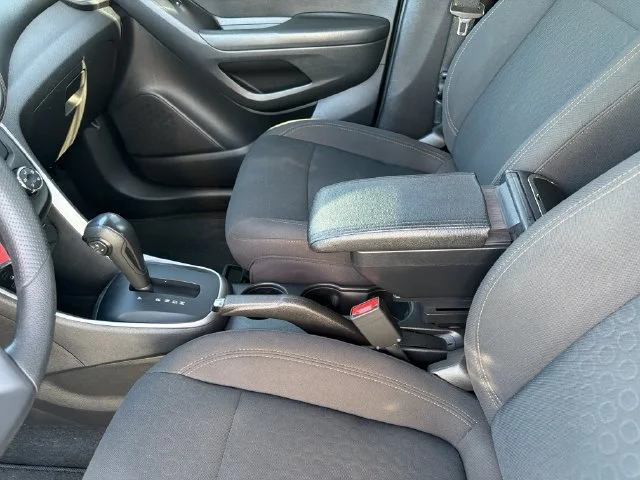 Used 2022 SUMMIT WHITE Chevrolet LS image 21