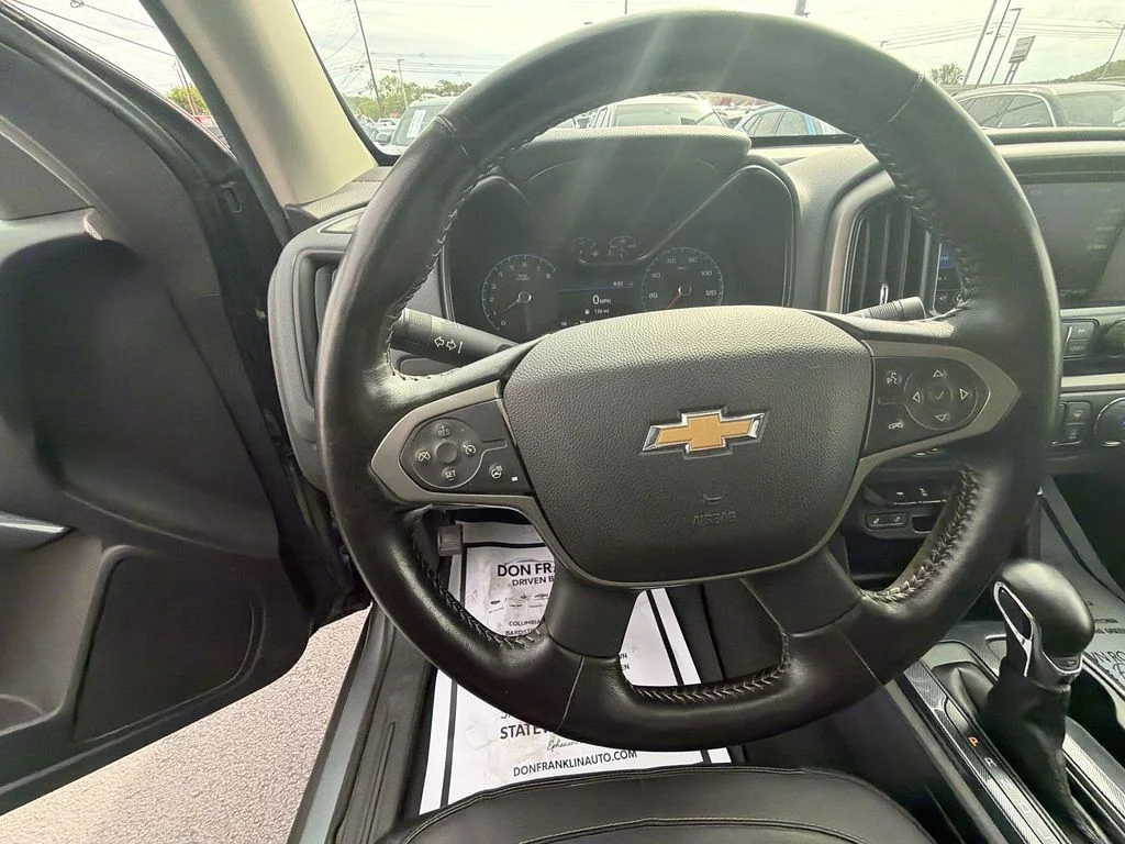 Used 2022 Gray Chevrolet Z71 image 20