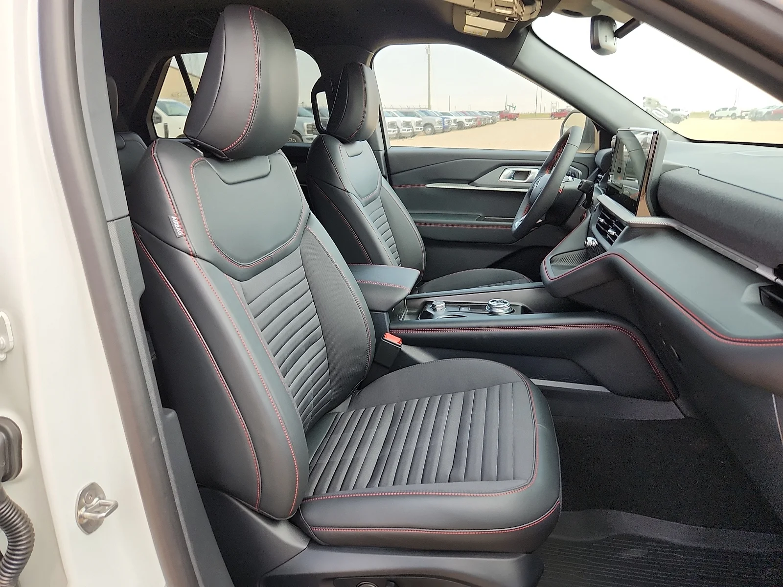 New 2026 Star White Metallic Tri-Coat Ford ST-Line image 20