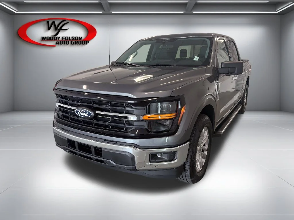 New 2026 Carbonized Gray Metallic Ford XLT image 3