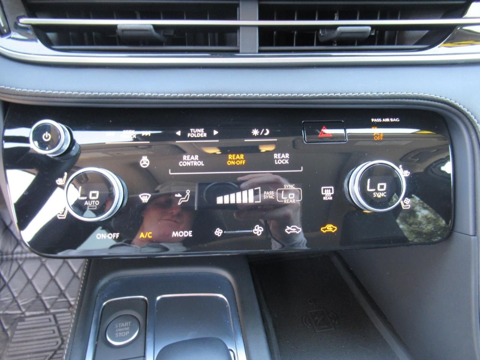 Used 2023 Black INFINITI LUXE image 27