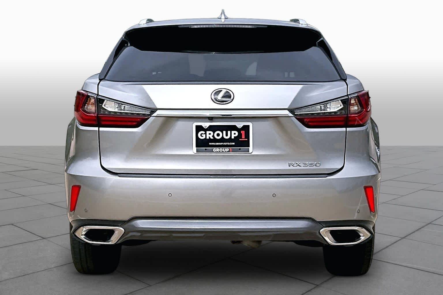 Used 2019 Atomic Silver Lexus  image 5