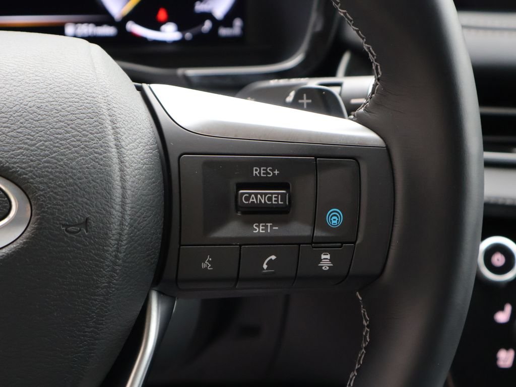Used 2025 Graphite Shadow INFINITI Sensory image 35