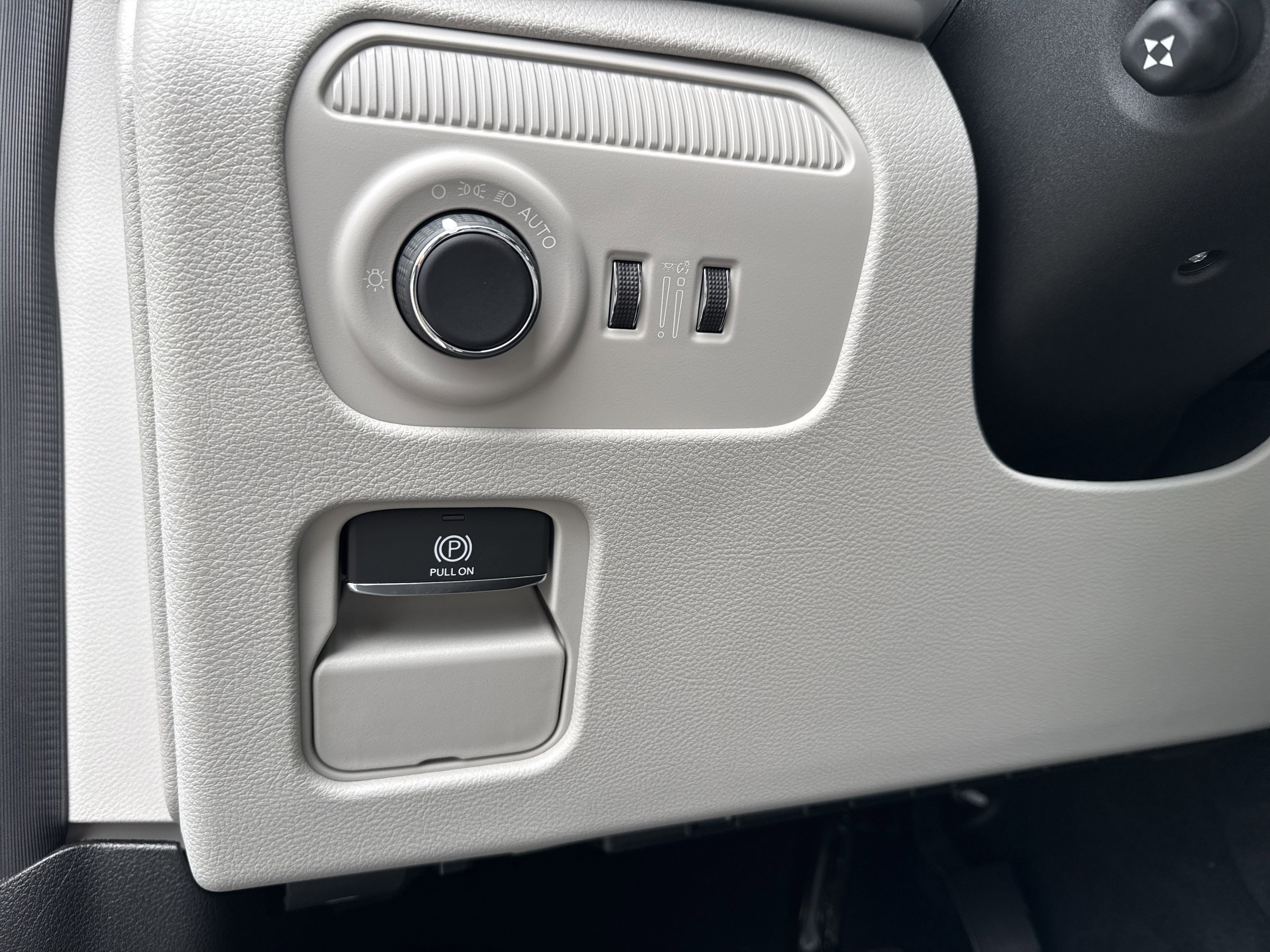 New 2026 Bright White Clearcoat Jeep Limited Reserve image 33