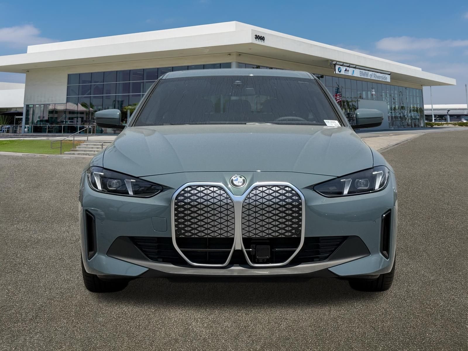 New 2026 Cape York Green Metallic BMW eDrive40 image 3